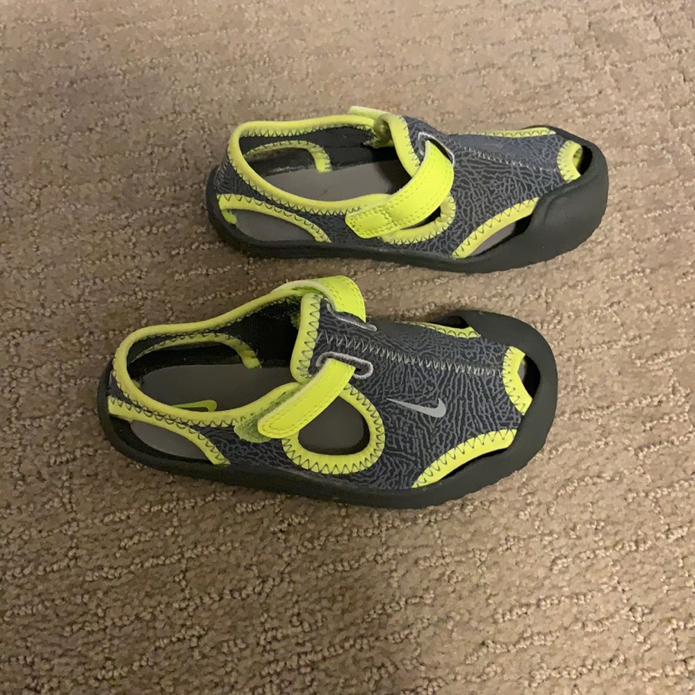 Nike toddler sandal/water shoe, worn once